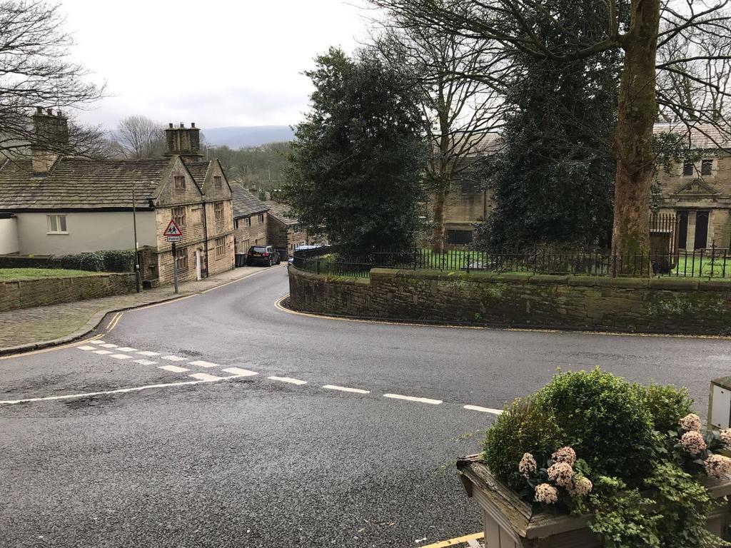 The Bulls Head Hotel Glossop Exterior photo