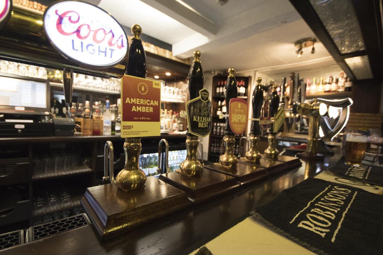 The Bulls Head Hotel Glossop Exterior photo